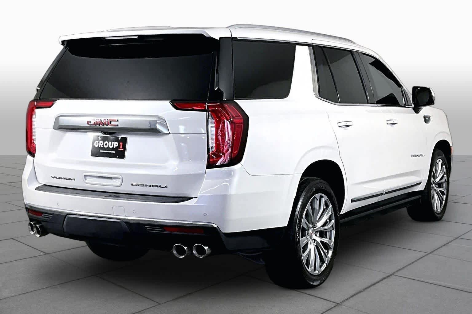 Used 2021 GMC Yukon Denali w/ Denali Premium Package RWD image 12