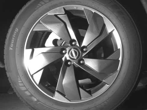 Used 2025 Nissan Rogue SV AWD/4WD image 15