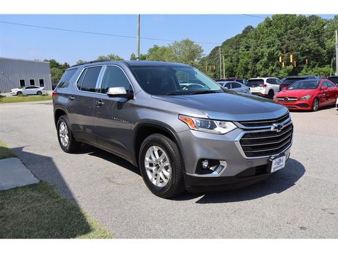 Used 2020 Chevrolet Traverse LT FWD image 7