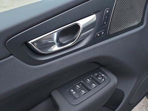 New 2026 Volvo XC60 B5 Ultra w/ Climate Package image 9