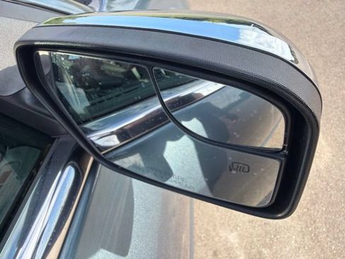 Used 2012 Lincoln MKZ FWD image 6