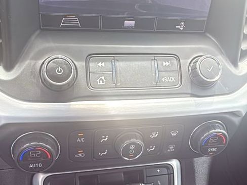 Used 2020 GMC Acadia SLT w/ Trailering Package FWD image 21