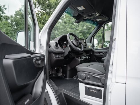 New 2026 Mercedes-Benz Sprinter 2500 image 20
