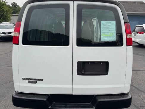 Used 2019 Chevrolet Express 2500 Extended image 8