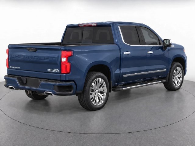 Certified 2022 Chevrolet Silverado 1500 High Country w/ Technology Package AWD/4WD image 3
