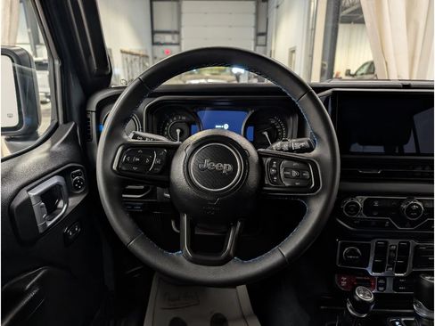 Used 2024 Jeep Wrangler Unlimited Rubicon 4xe AWD/4WD image 13
