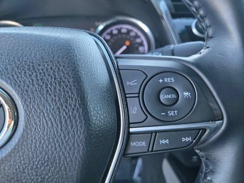 Used 2019 Toyota Camry XLE FWD image 21