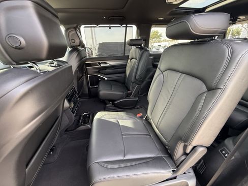 New 2026 Jeep Grand Wagoneer Limited image 17