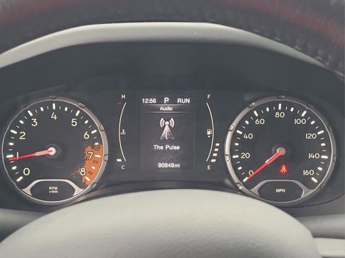 Used 2015 Jeep Renegade Latitude w/ Popular Equipment Group image 20