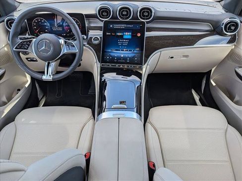 Used 2026 Mercedes-Benz GLC 300 4MATIC image 18