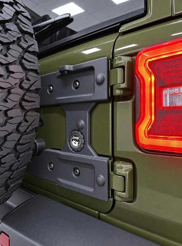 Used 2023 Jeep Wrangler Unlimited Rubicon 392 w/ Xtreme Recon 35" Tire Package AWD/4WD image 22