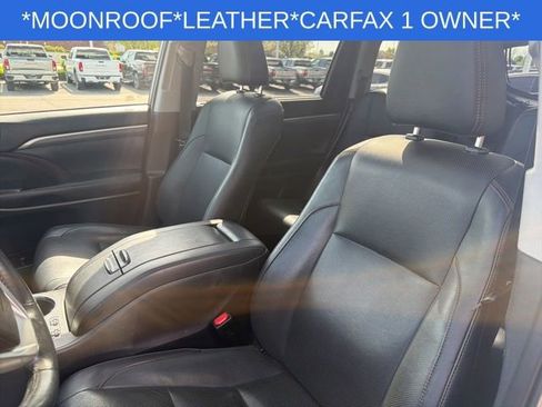 Used 2019 Toyota Highlander Limited Platinum AWD/4WD image 17