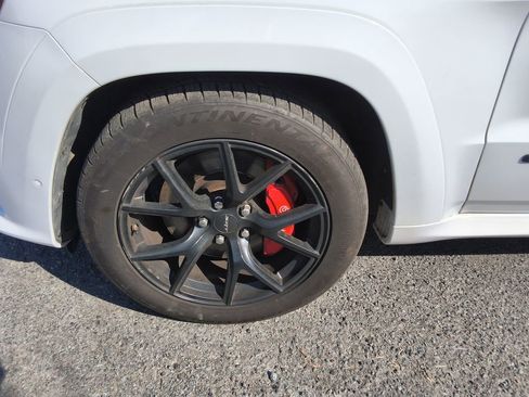 Used 2019 Jeep Grand Cherokee SRT image 7