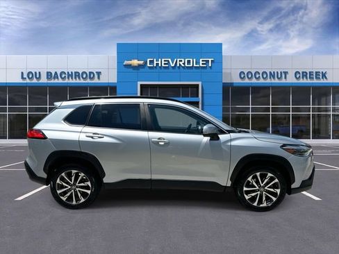 Used 2023 Toyota Corolla Cross XLE w/ Convenience Package FWD image 9