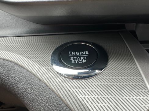 Used 2023 Ford Explorer XLT w/ Equipment Group 202A image 21