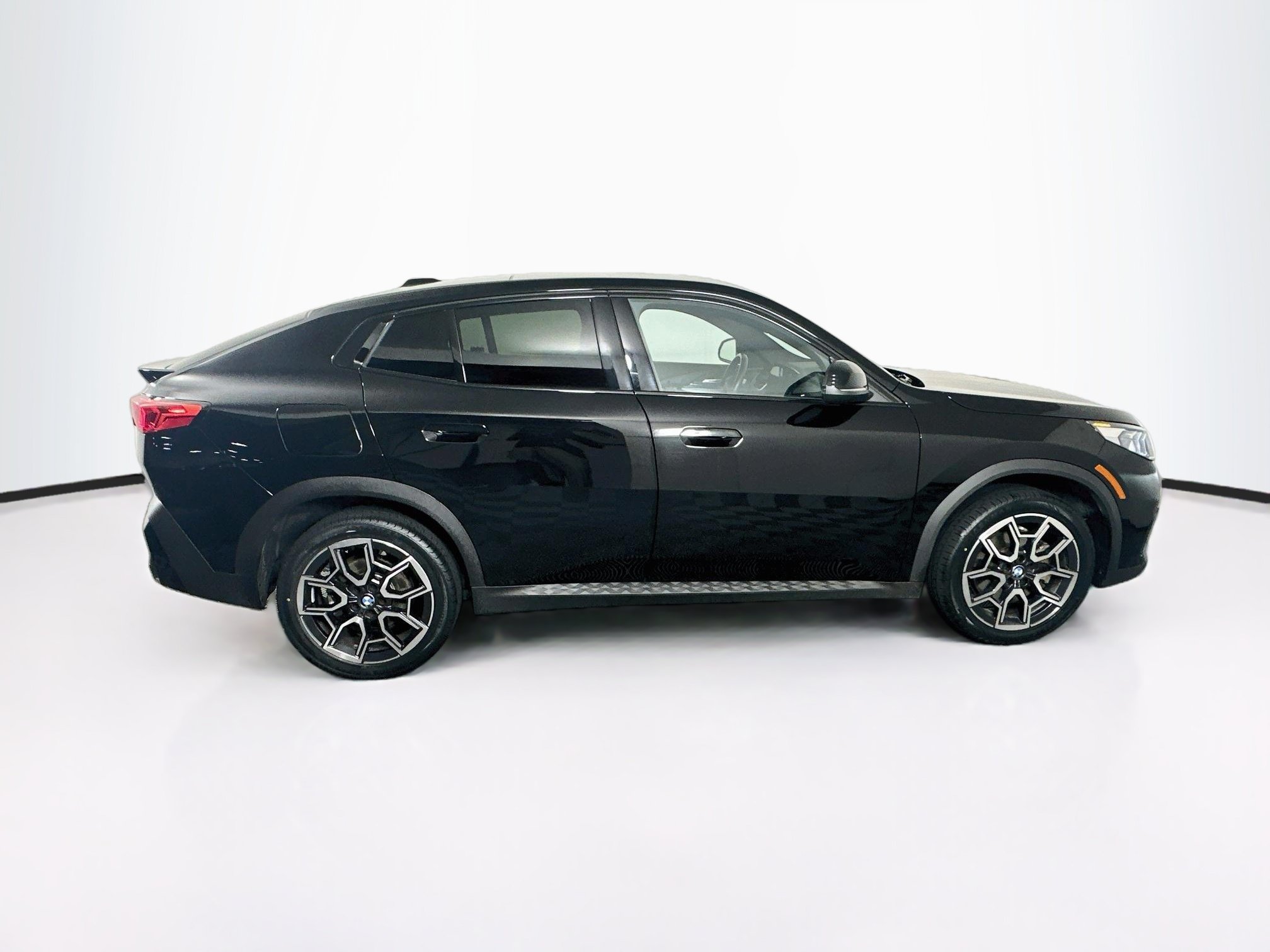 Used 2026 BMW X2 xDrive28i AWD/4WD image 10