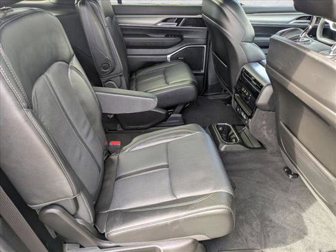 Used 2024 Jeep Wagoneer Series II image 22