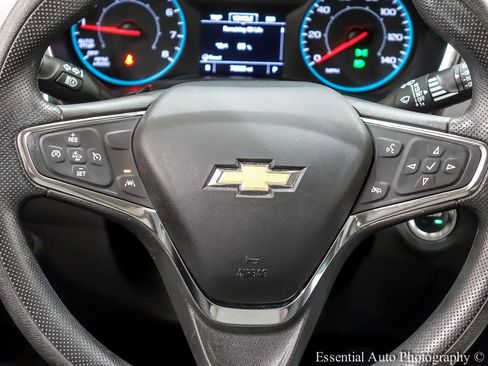 Used 2021 Chevrolet Equinox LS AWD/4WD image 18