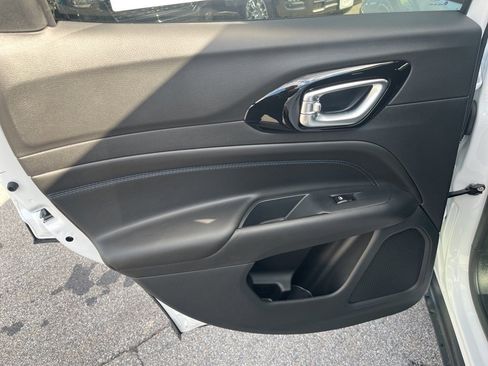 New 2026 Jeep Compass Limited image 15