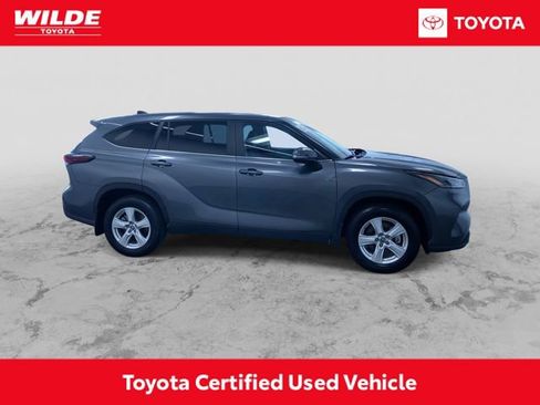 Certified 2024 Toyota Highlander LE image 2
