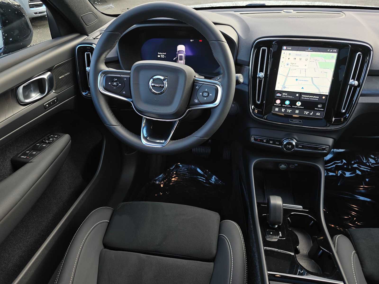 Certified 2024 Volvo XC40 Recharge Ultimate w/ Protection Package Premier AWD/4WD image 18