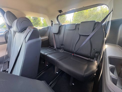 Used 2026 Kia Carnival FWD image 31
