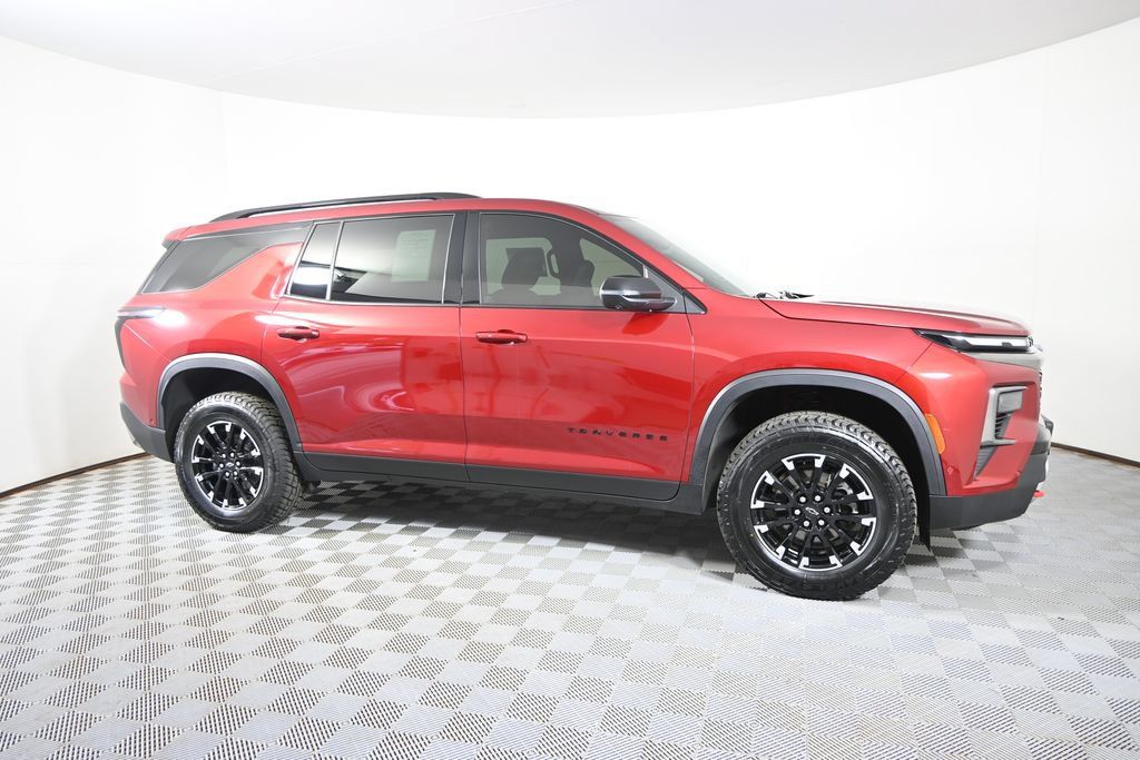 Used 2024 Chevrolet Traverse Z71 w/ Enhanced Driving Package AWD/4WD image 8