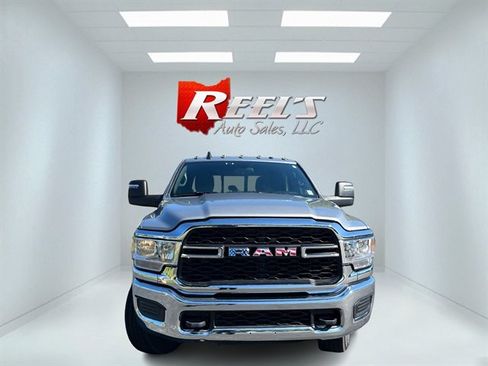 Used 2024 RAM 2500 Tradesman w/ Chrome Appearance Group AWD/4WD image 2