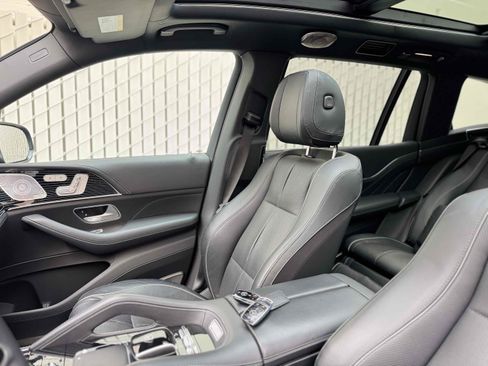 Used 2023 Mercedes-Benz Maybach GLS 600 4MATIC image 39