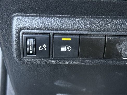 Used 2021 Toyota Corolla LE image 20