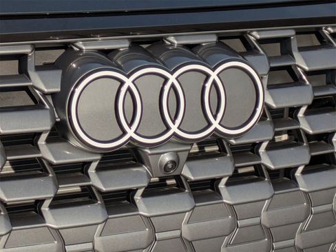 Used 2025 Audi Q5 Premium Plus w/ Premium Plus image 26