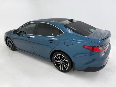 Used 2025 Toyota Camry XLE w/ Premium Package FWD image 37