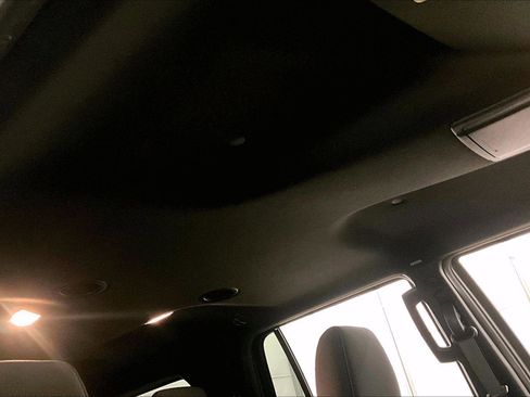 Used 2017 Ford Expedition XLT image 22