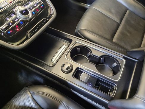 Used 2022 Lincoln Corsair AWD w/ Premium Package image 26