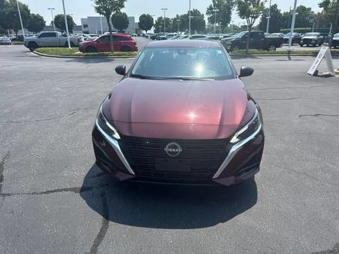 Used 2025 Nissan Altima 2.5 SV FWD image 10