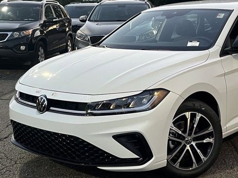 Used 2025 Volkswagen Jetta Sport image 34