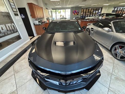 Used 2019 Chevrolet Camaro SS RWD image 18