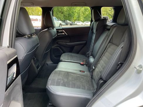 Used 2023 Mitsubishi Outlander SE FWD image 29