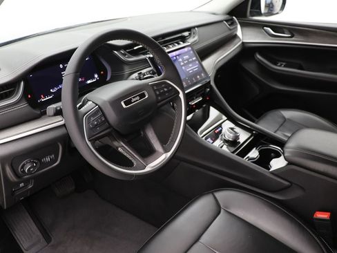 Used 2023 Jeep Grand Cherokee L Limited image 14