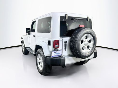 Used 2015 Jeep Wrangler Sahara AWD/4WD image 7
