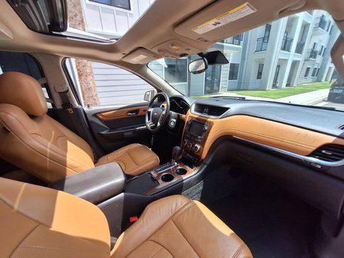 Used 2014 Chevrolet Traverse LTZ FWD image 25