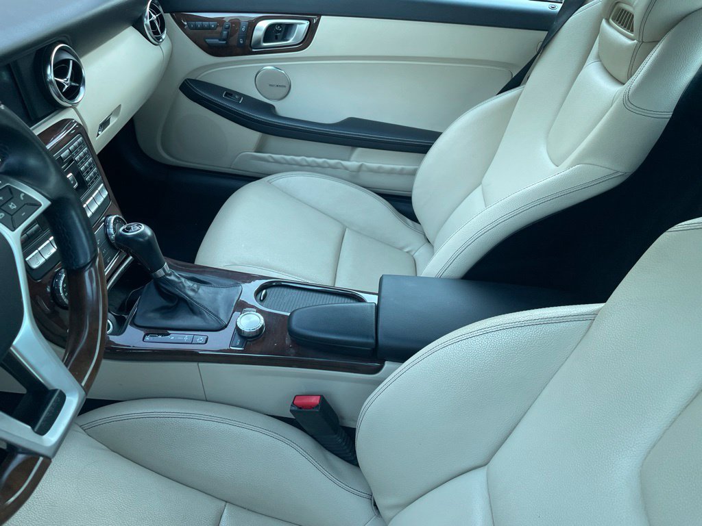 Used 2013 Mercedes-Benz SLK 250 image 9
