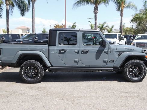 Used 2025 Jeep Gladiator Mojave AWD/4WD image 10