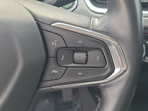 Used 2024 Chevrolet Trax ACTIV w/ Sunroof Package FWD image 5