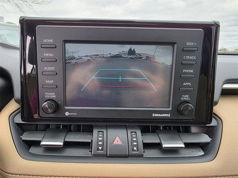 Used 2020 Toyota RAV4 XLE Premium image 20