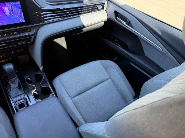 Used 2025 Toyota Camry LE FWD image 22