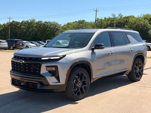 New 2026 Chevrolet Traverse RS w/ LPO, Floor Liner Package FWD image 2