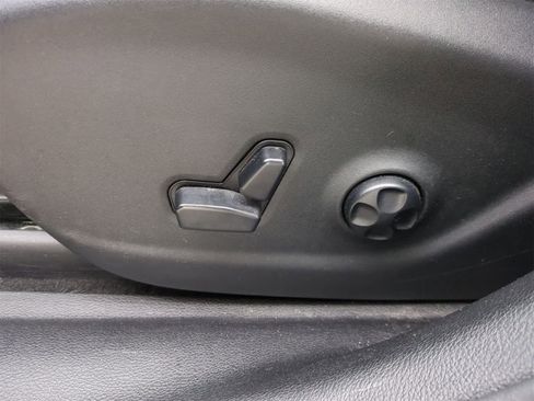 Certified 2019 Jeep Cherokee Trailhawk w/ Cold Weather Group image 17