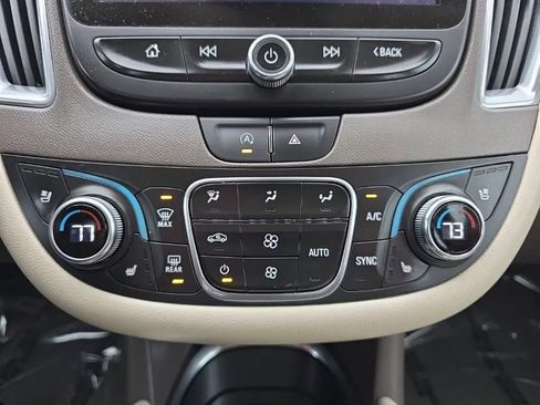 Used 2023 Chevrolet Malibu LT FWD image 19