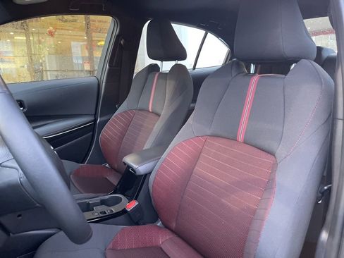 Used 2025 Toyota Corolla SE w/ Convenience Package image 15